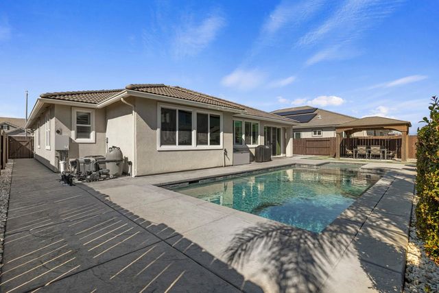 1894 Trulyn Ave, Manteca, CA 95337