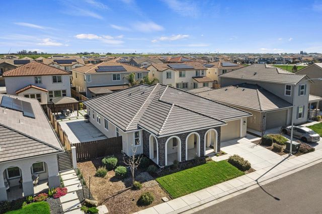 1894 Trulyn Ave, Manteca, CA 95337