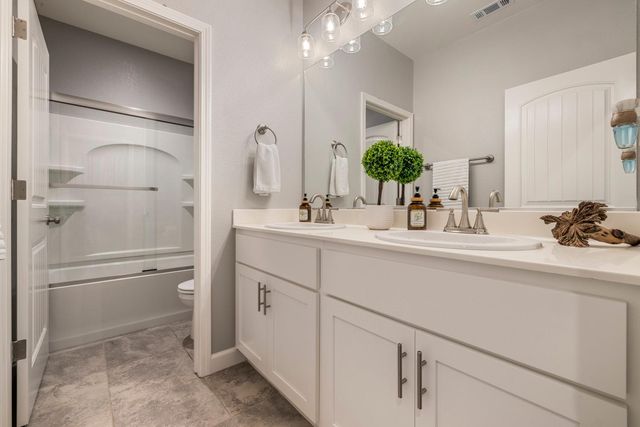 1894 Trulyn Ave, Manteca, CA 95337