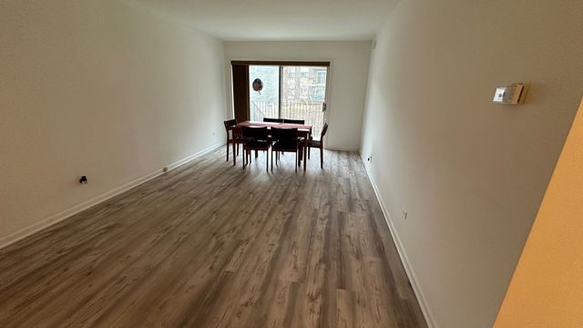 9530 Lamon Avenue 104, Skokie, IL 60077