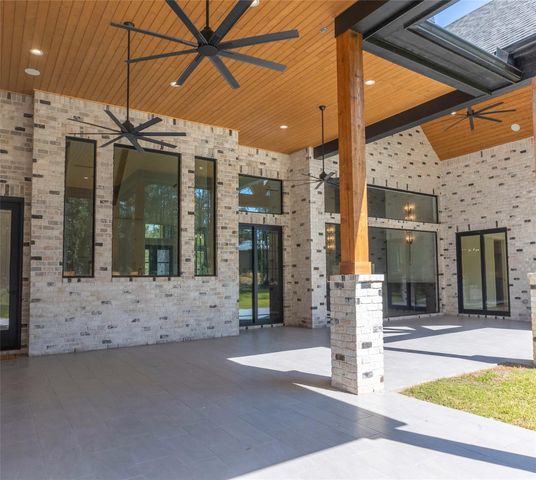 7471 High Meadow Ridge Drive, Montgomery, TX 77316