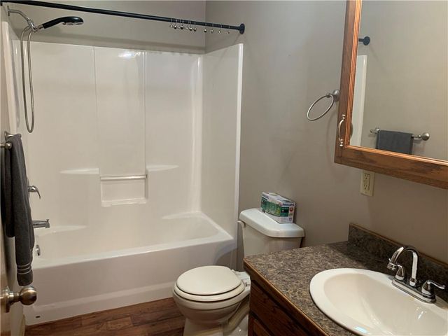 513 Brooklyn Court, Frontenac, KS 66763