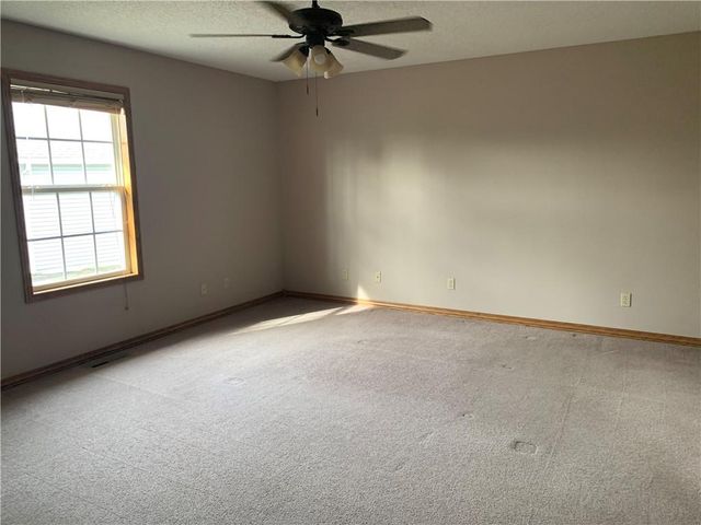 513 Brooklyn Court, Frontenac, KS 66763