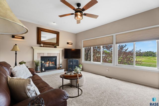 3259 S Grace Ave Avenue, Sioux Falls, SD 57103