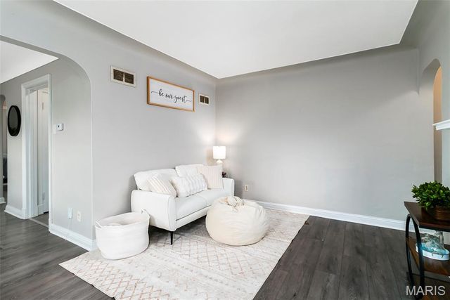 435 N Clay Avenue, Ferguson, MO 63135