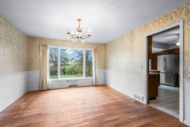 1402 N Harvard Avenue, Arlington Heights, IL 60004