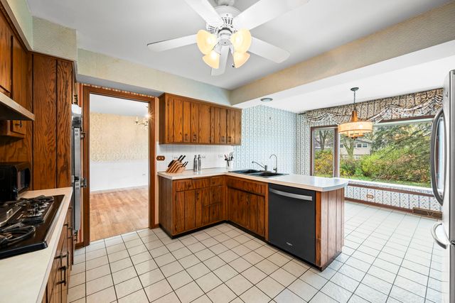 1402 N Harvard Avenue, Arlington Heights, IL 60004