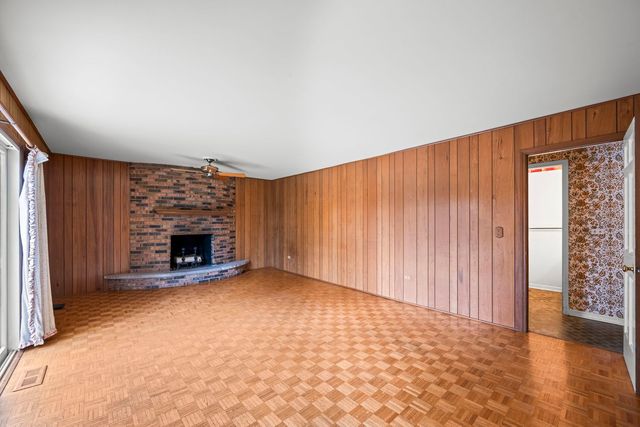 1402 N Harvard Avenue, Arlington Heights, IL 60004