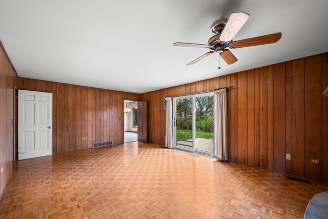 1402 N Harvard Avenue, Arlington Heights, IL 60004