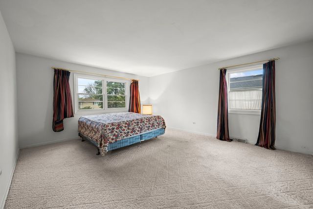 1402 N Harvard Avenue, Arlington Heights, IL 60004