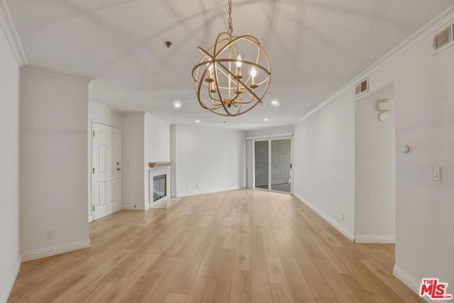 675 Oak Run Trail TL301, Oak Park, CA 91377