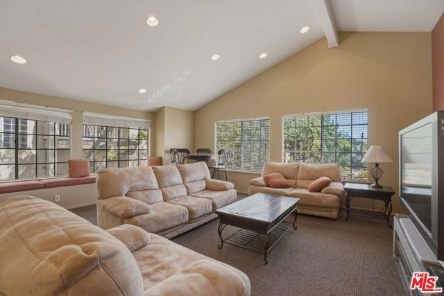 675 Oak Run Trail TL301, Oak Park, CA 91377