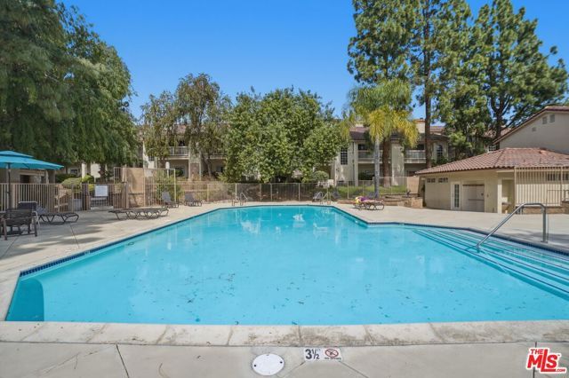 675 Oak Run Trail TL301, Oak Park, CA 91377
