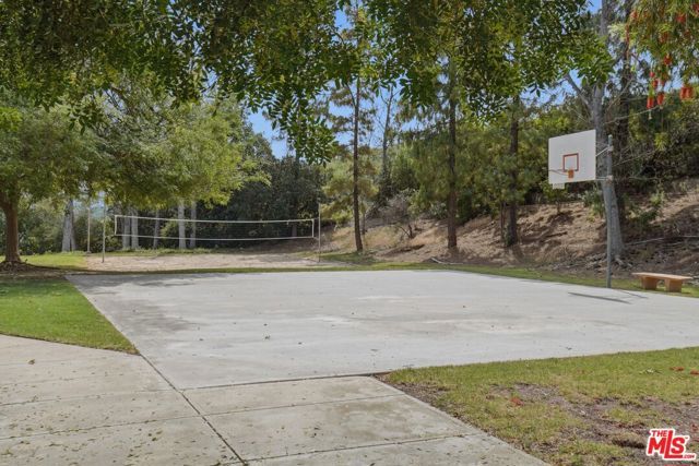 675 Oak Run Trail TL301, Oak Park, CA 91377
