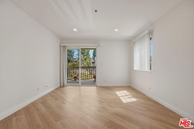 675 Oak Run Trail TL301, Oak Park, CA 91377