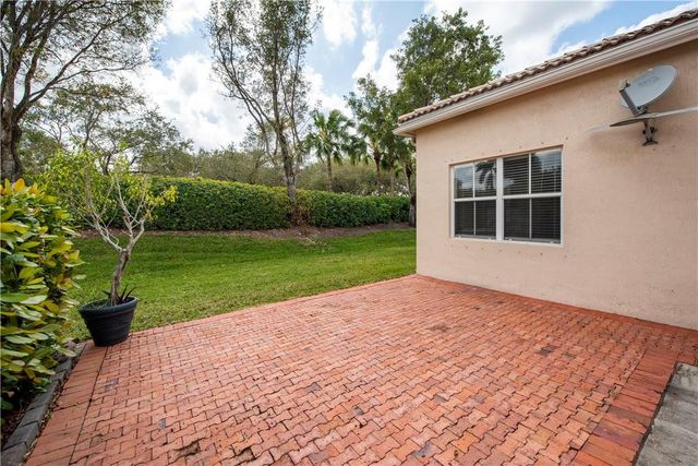 4015 Palm Place, Weston, FL 33331