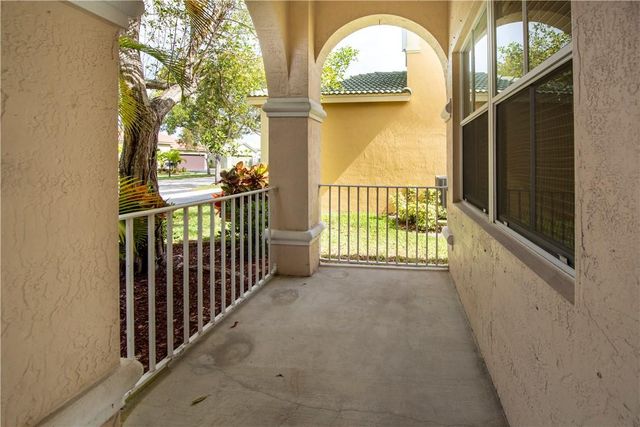 4015 Palm Place, Weston, FL 33331