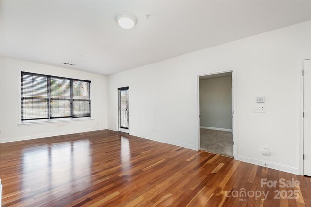 1000 E Woodlawn Road 217, Charlotte, NC 28209