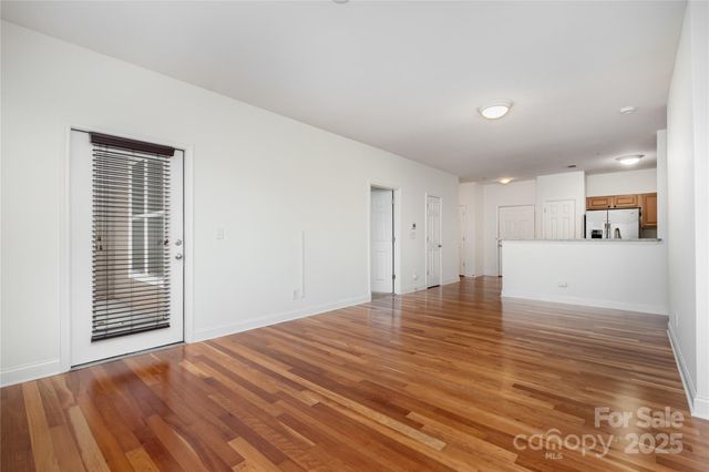 1000 E Woodlawn Road 217, Charlotte, NC 28209