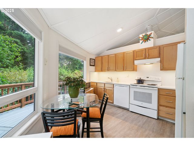 3632 W CHINOOK Ave, Cannon Beach, OR 97110