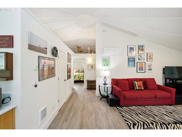 3632 W CHINOOK Ave, Cannon Beach, OR 97110