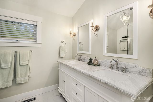 7315 Moon Valley Rd SE, North Bend, WA 98045