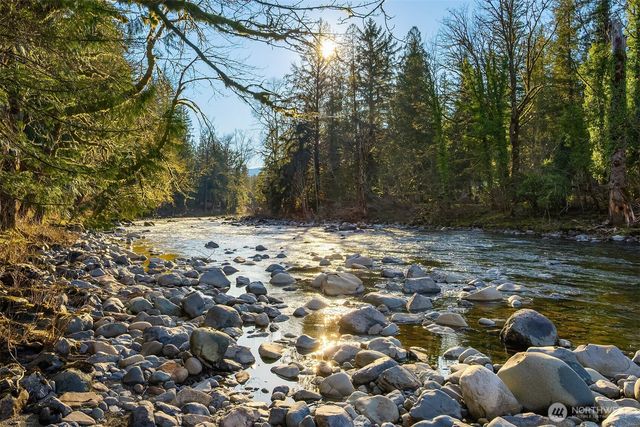 7315 Moon Valley Rd SE, North Bend, WA 98045