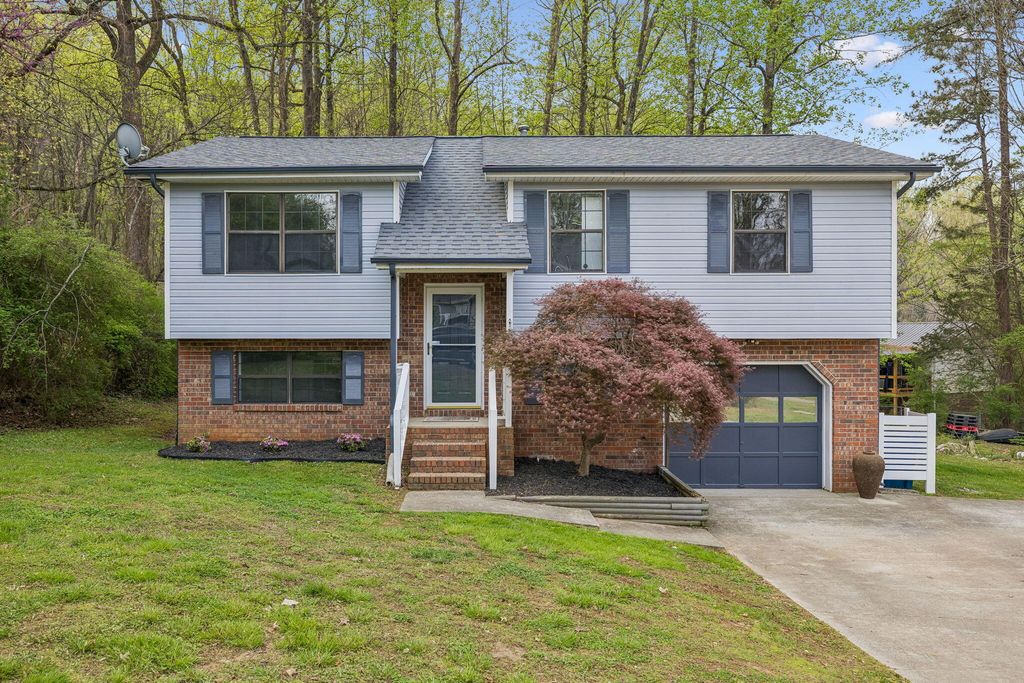 112 Stegall Street, Rossville, GA 30741