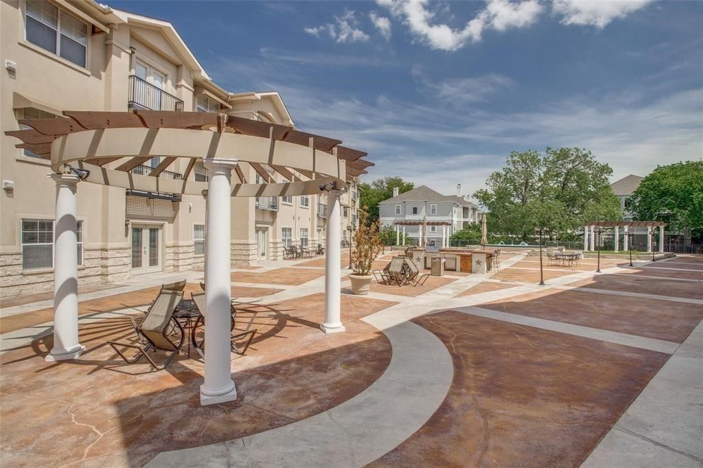 3102 Kings Road 2208, Dallas, TX 75219