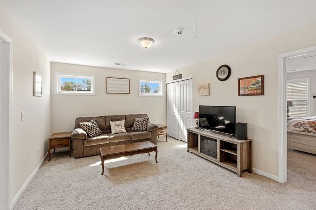 136 Frost Flower Way, Fountain Inn, SC 29644