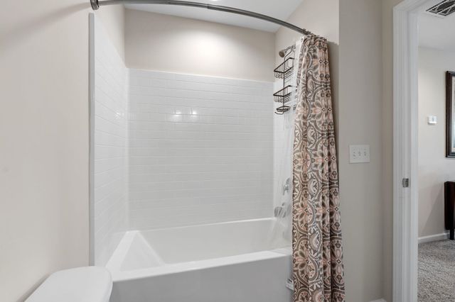 136 Frost Flower Way, Fountain Inn, SC 29644