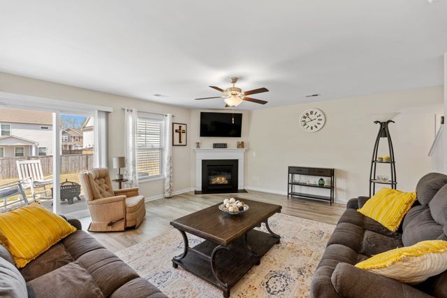 136 Frost Flower Way, Fountain Inn, SC 29644