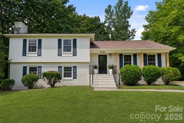 7434 Kilcullen Drive, Charlotte, NC 28270