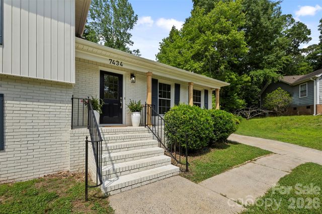 7434 Kilcullen Drive, Charlotte, NC 28270