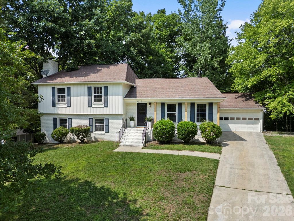 7434 Kilcullen Drive, Charlotte, NC 28270