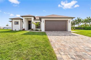 7 SW 19th PL, Cape Coral, FL 33991