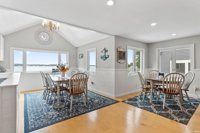 11247 N East Wawasee Drive, Syracuse, IN 46567