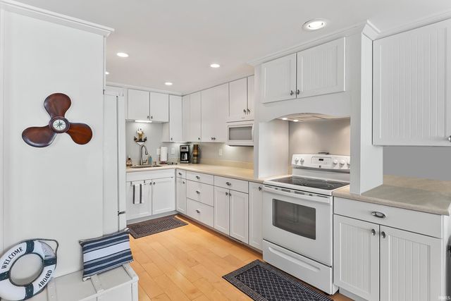 11247 N East Wawasee Drive, Syracuse, IN 46567