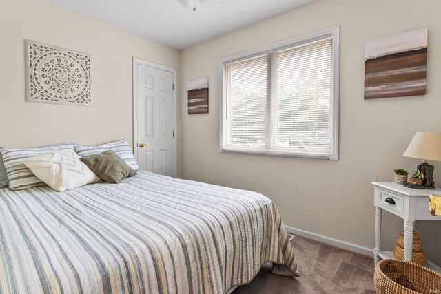 11247 N East Wawasee Drive, Syracuse, IN 46567