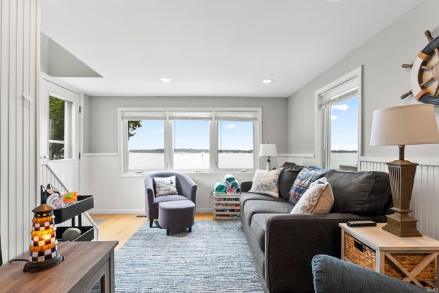 11247 N East Wawasee Drive, Syracuse, IN 46567