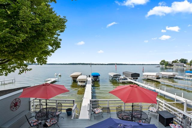 11247 N East Wawasee Drive, Syracuse, IN 46567