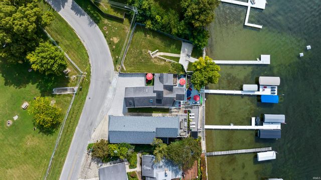 11247 N East Wawasee Drive, Syracuse, IN 46567