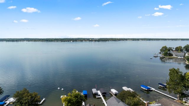 11247 N East Wawasee Drive, Syracuse, IN 46567