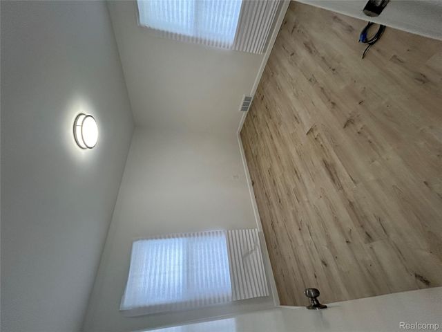 16555 8 Mile Road, Eastpointe, MI 48021