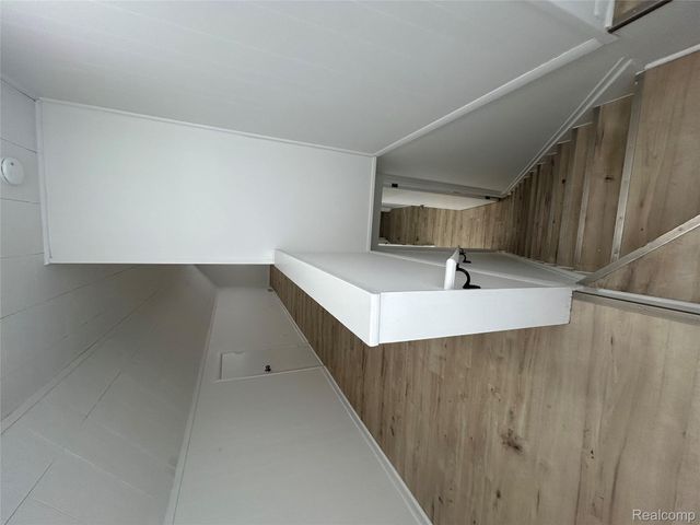 16555 8 Mile Road, Eastpointe, MI 48021