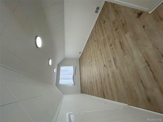 16555 8 Mile Road, Eastpointe, MI 48021