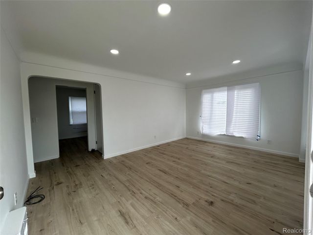 16555 8 Mile Road, Eastpointe, MI 48021