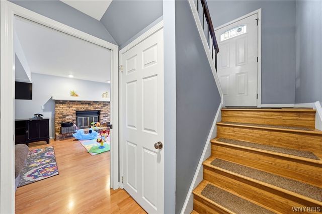 141 Lyndhurst Road, Amherst, NY 14221