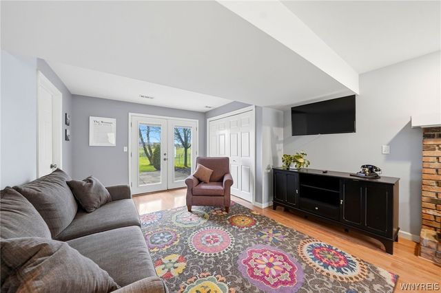 141 Lyndhurst Road, Amherst, NY 14221