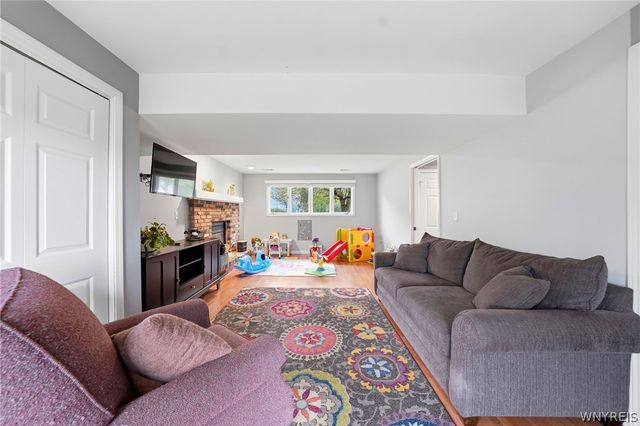 141 Lyndhurst Road, Amherst, NY 14221